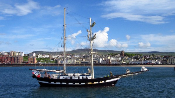 Sailing into Peel Harbour