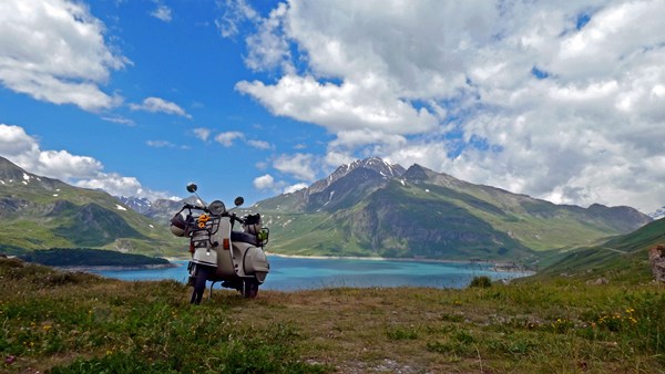 Lac du Mont-Cenis - with Vespa!