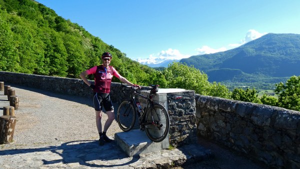 Savouring the views, Col des Ares