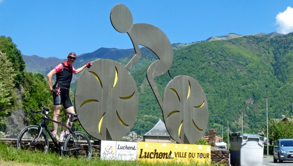 Waiting for Le Tour, Luchon