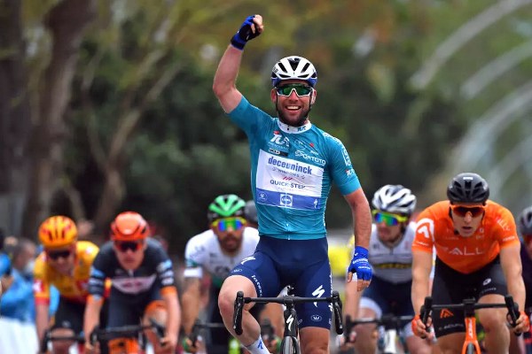 Mark Cavendish wins his third straight stage in the Tour of Turkey