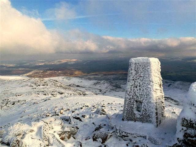 Ideal summit conditions on Arenig Fawr