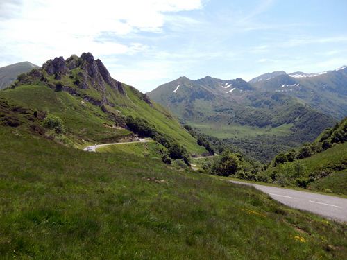 Descent from the Col d'Agnes: this is why we ride!